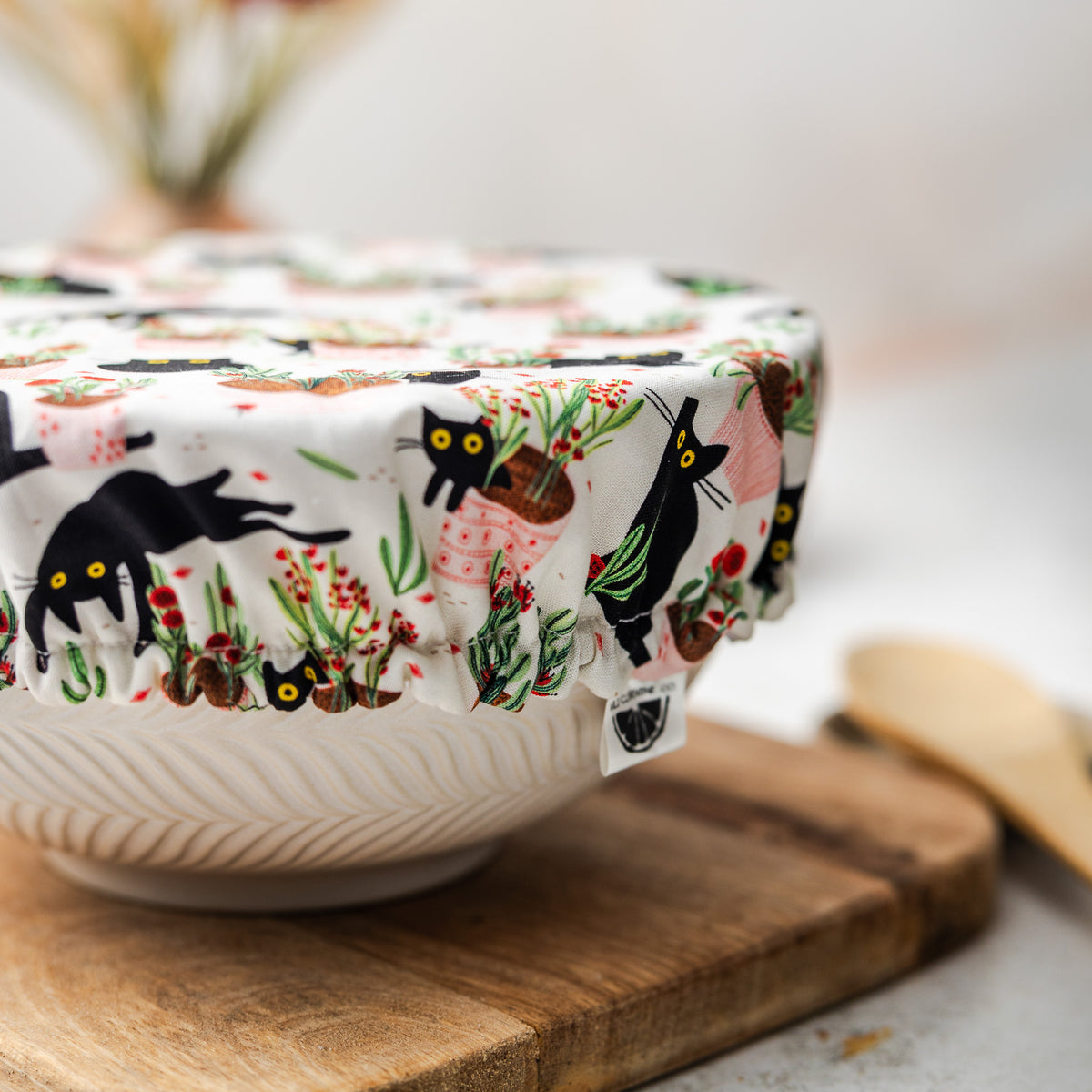 Reusable Dish Cover - Garden Cats