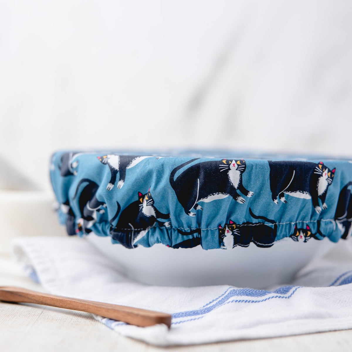 Reusable Dish Cover - Fat Cats in Blue